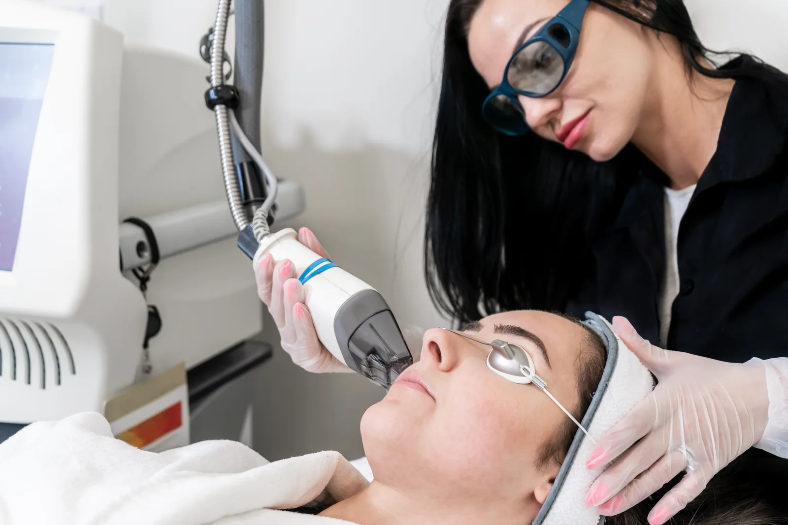 A Complete Guide to Effective Acne Solutions Available in Edmonton