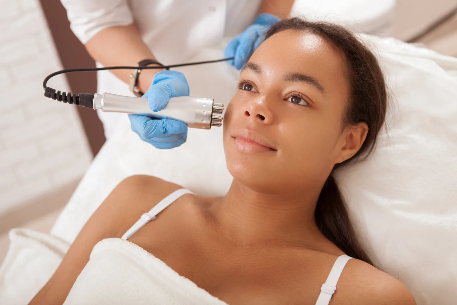 Radio Frequency Skin Tightening at Oxyderm Laser Clinic Edmonton